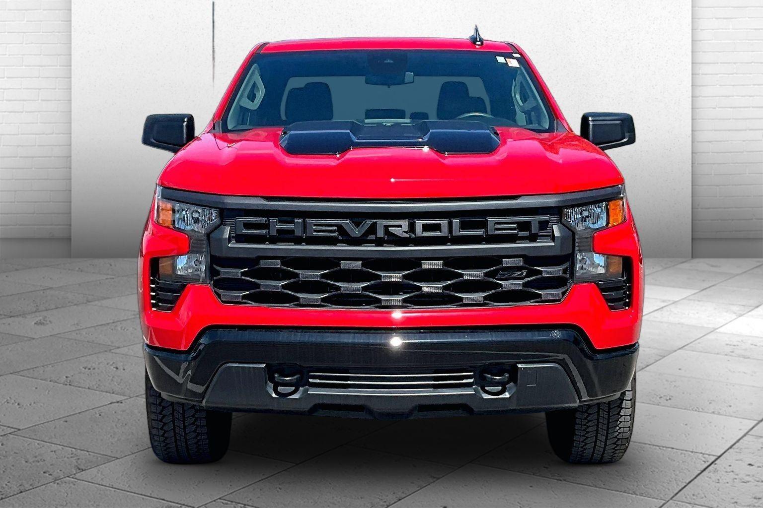 2026 Chevrolet Silverado 1500 Custom Trail Boss Image 2 of 29