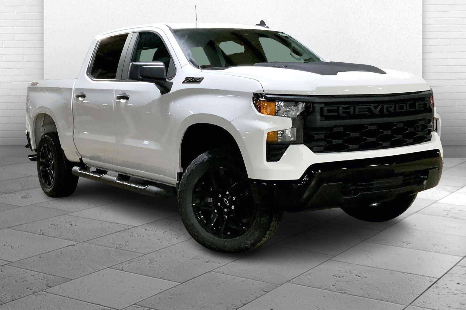 2026 Chevrolet Silverado 1500 Custom Trail Boss Image 2 of 14