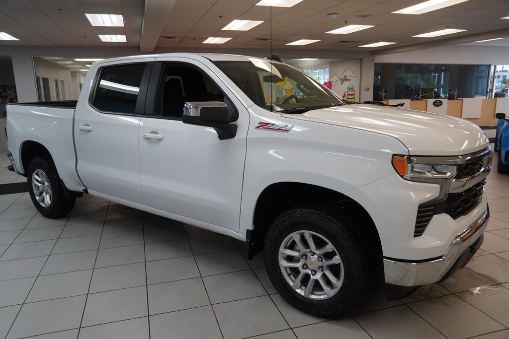 2026 Chevrolet Silverado 1500 LT Image 3 of 28