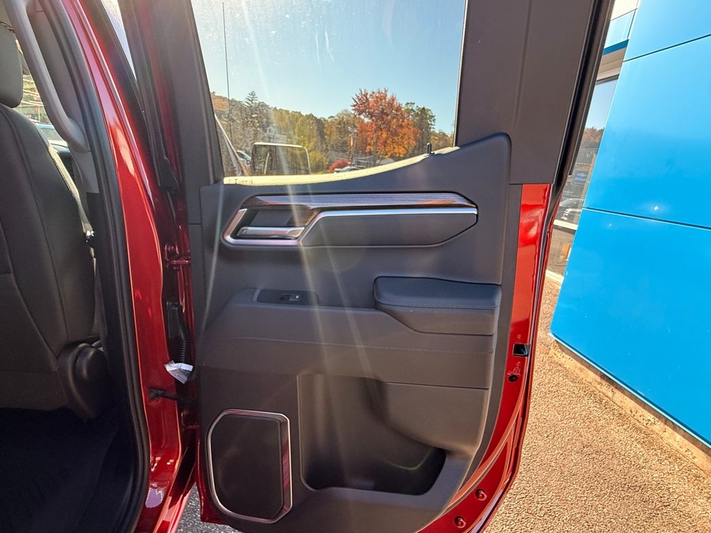 2026 Chevrolet Silverado 1500 RST Image 16 of 31