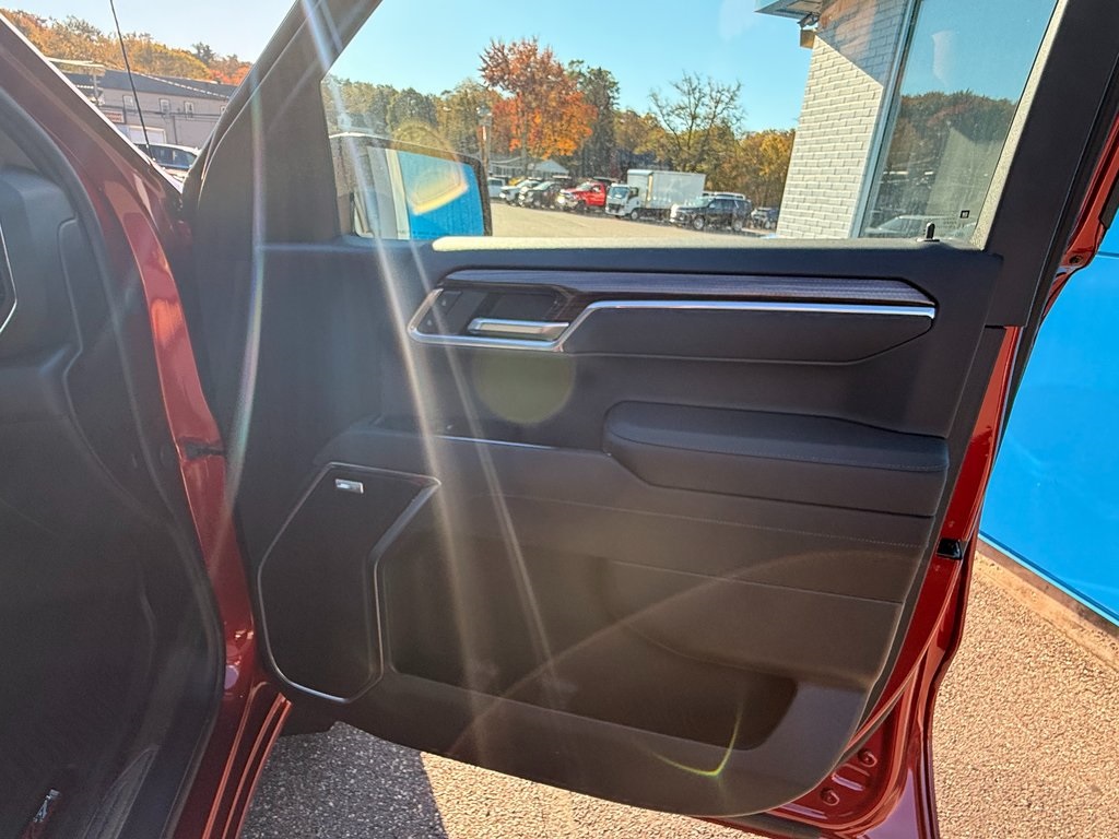 2026 Chevrolet Silverado 1500 RST Image 15 of 31