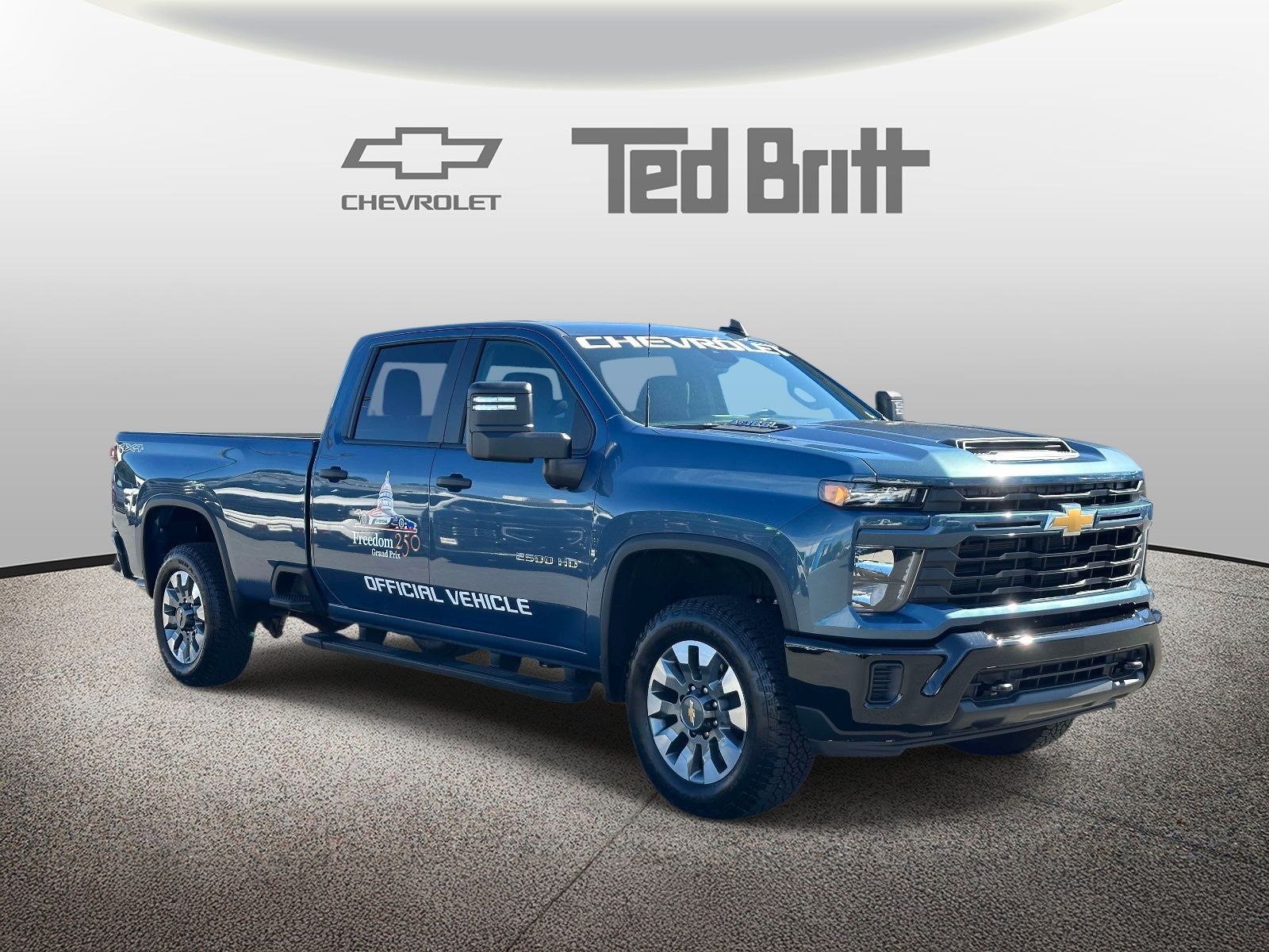 2026 Chevrolet Silverado 2500HD Custom Image 3 of 30