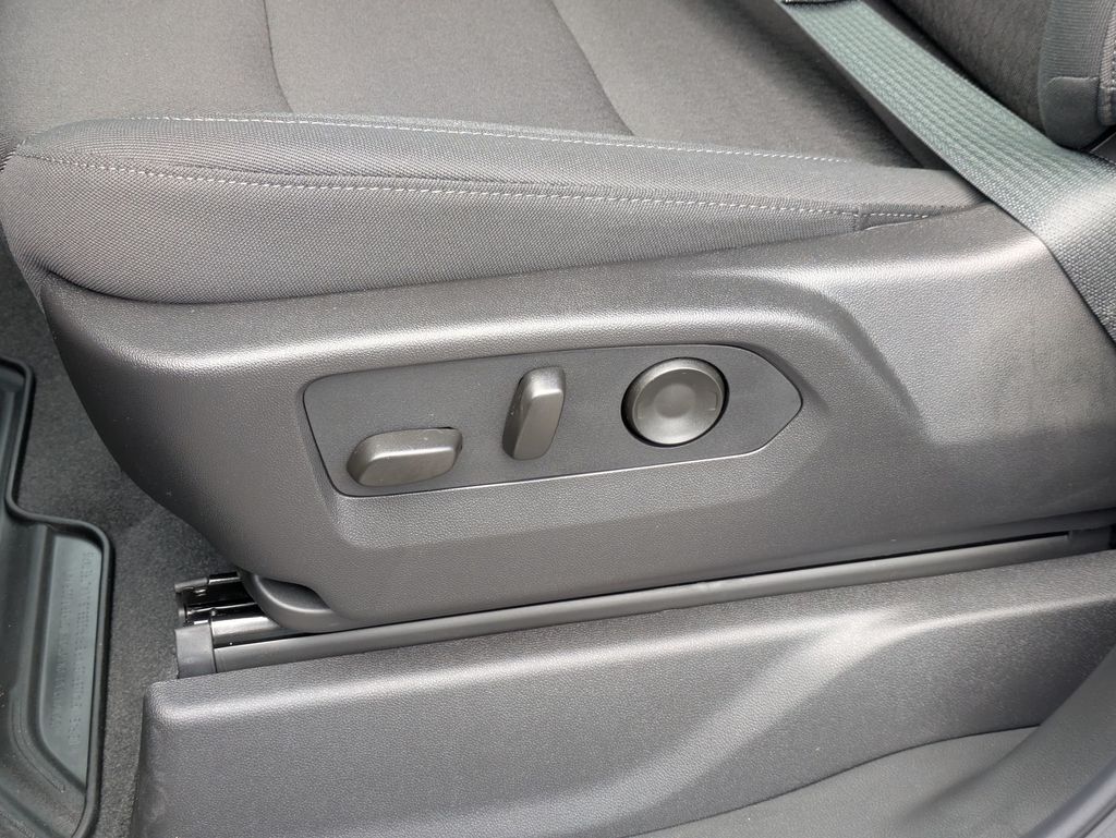 2026 Chevrolet Silverado 2500HD Custom Image 29 of 31