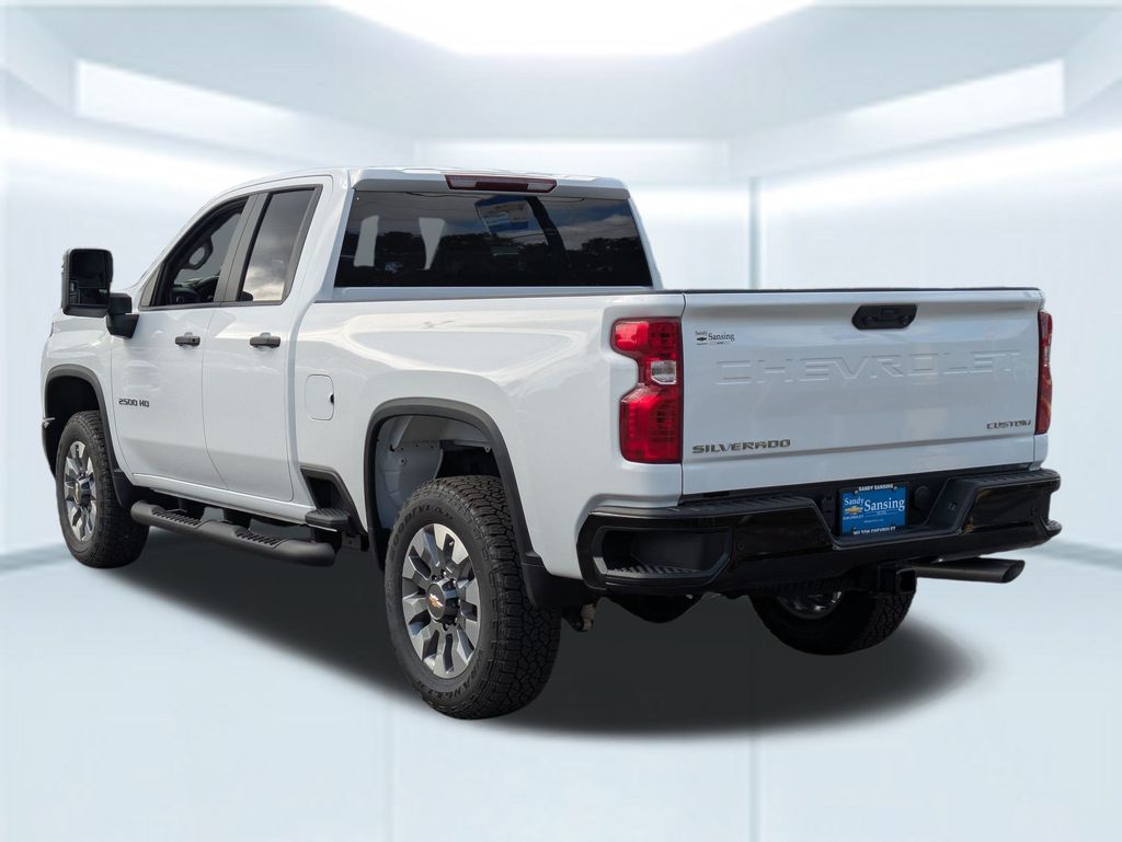 2026 Chevrolet Silverado 2500HD Custom Image 6 of 31