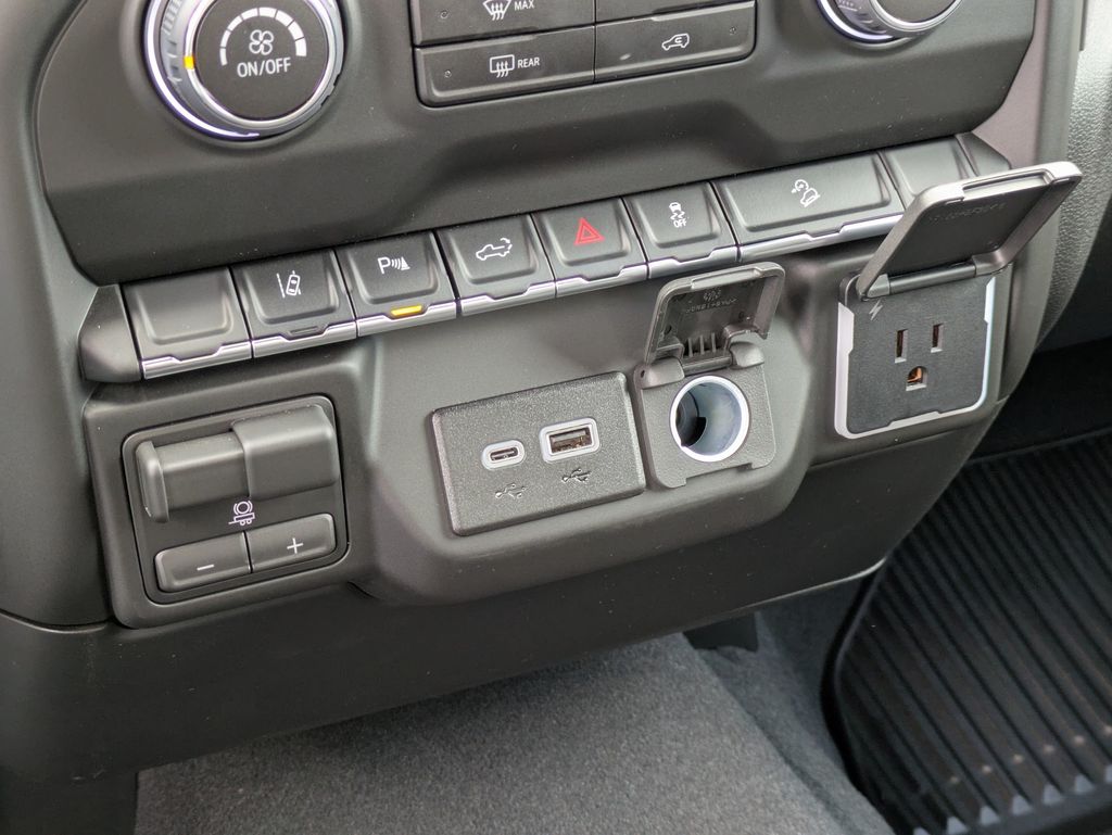 2026 Chevrolet Silverado 2500HD Custom Image 30 of 31