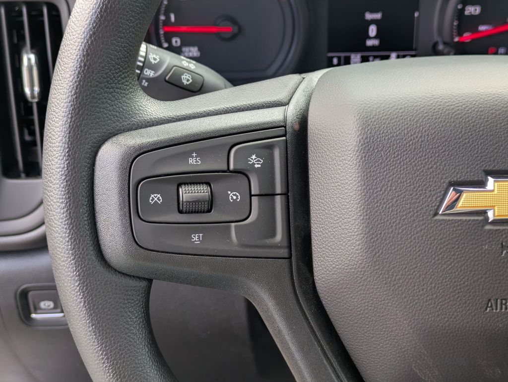 2026 Chevrolet Silverado 2500HD Custom Image 17 of 31