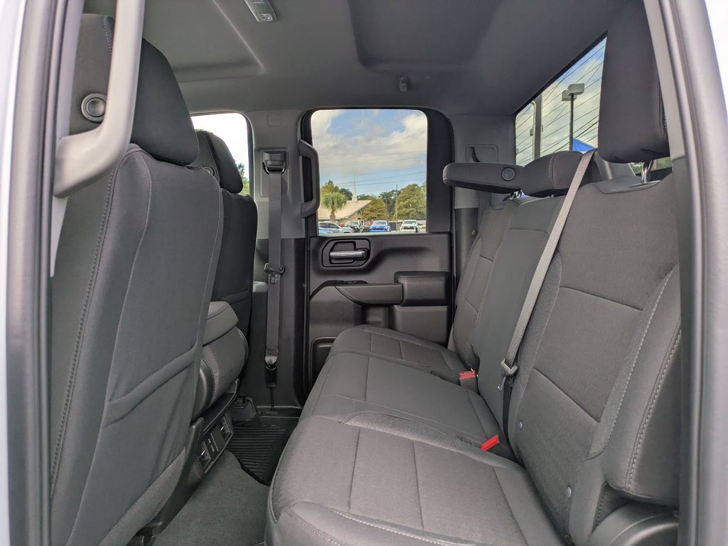 2026 Chevrolet Silverado 2500HD Custom Image 14 of 31