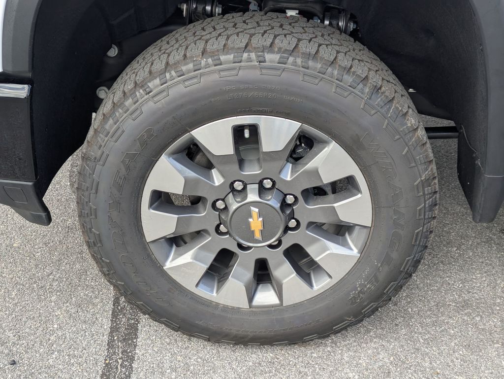 2026 Chevrolet Silverado 2500HD Custom Image 9 of 31