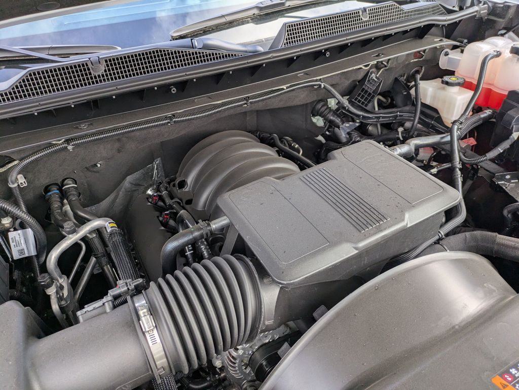 2026 Chevrolet Silverado 2500HD Custom Image 8 of 31