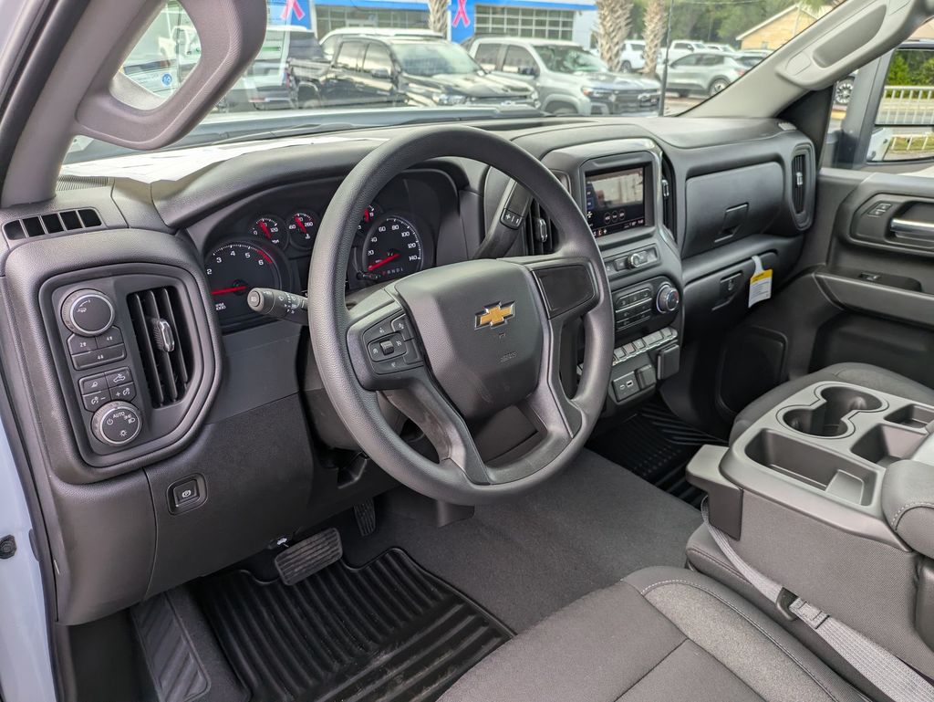 2026 Chevrolet Silverado 2500HD Custom Image 15 of 31