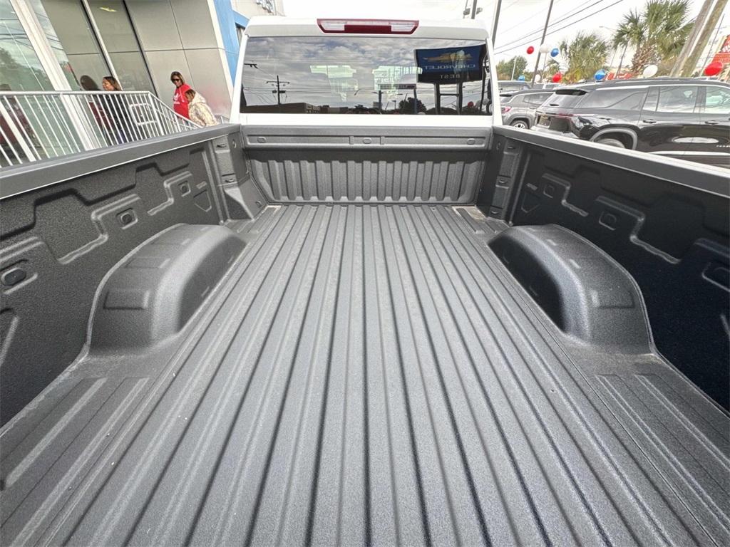 2026 Chevrolet Silverado 2500HD Custom Image 7 of 20