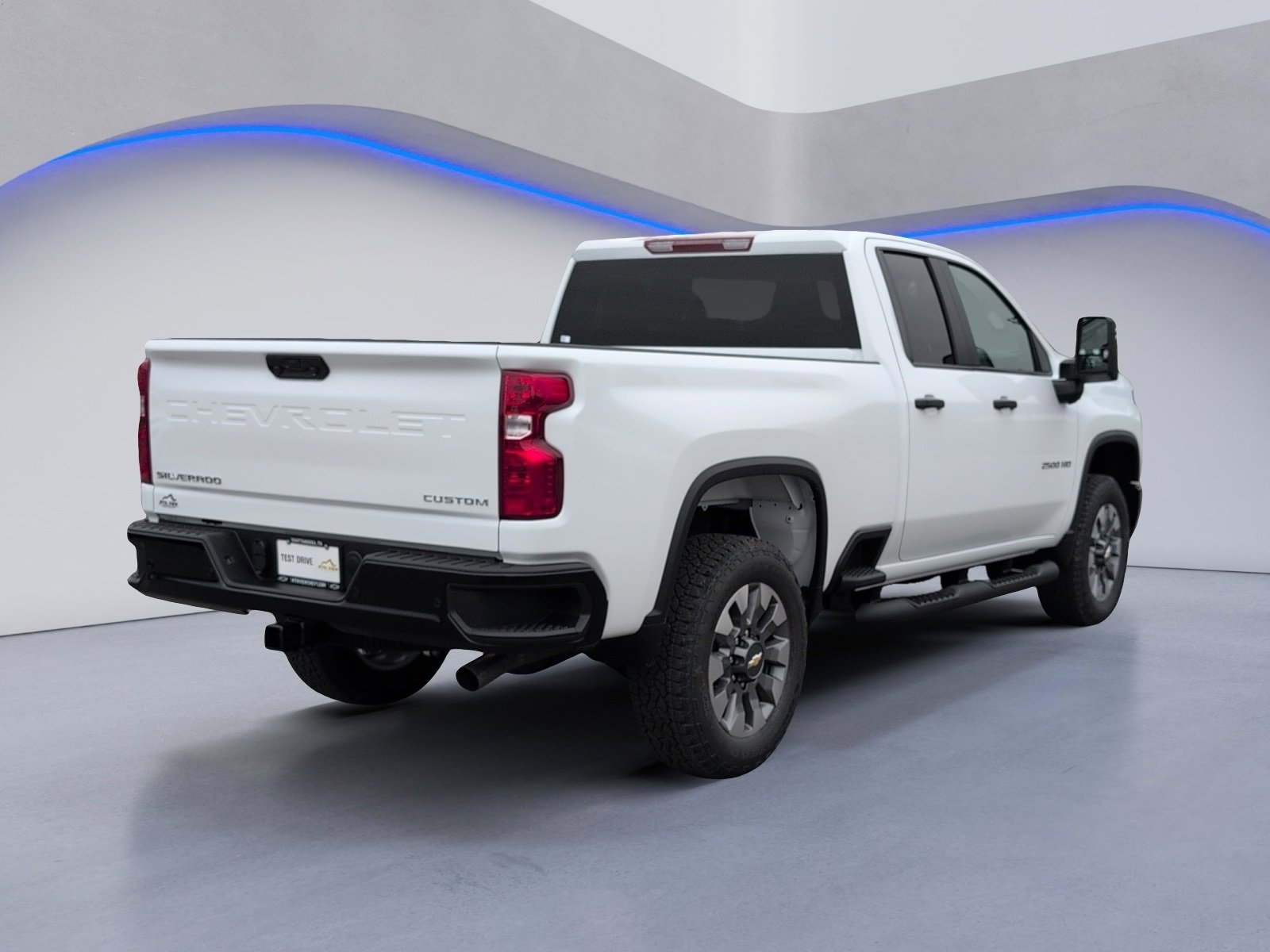 2026 Chevrolet Silverado 2500HD Custom Image 3 of 24