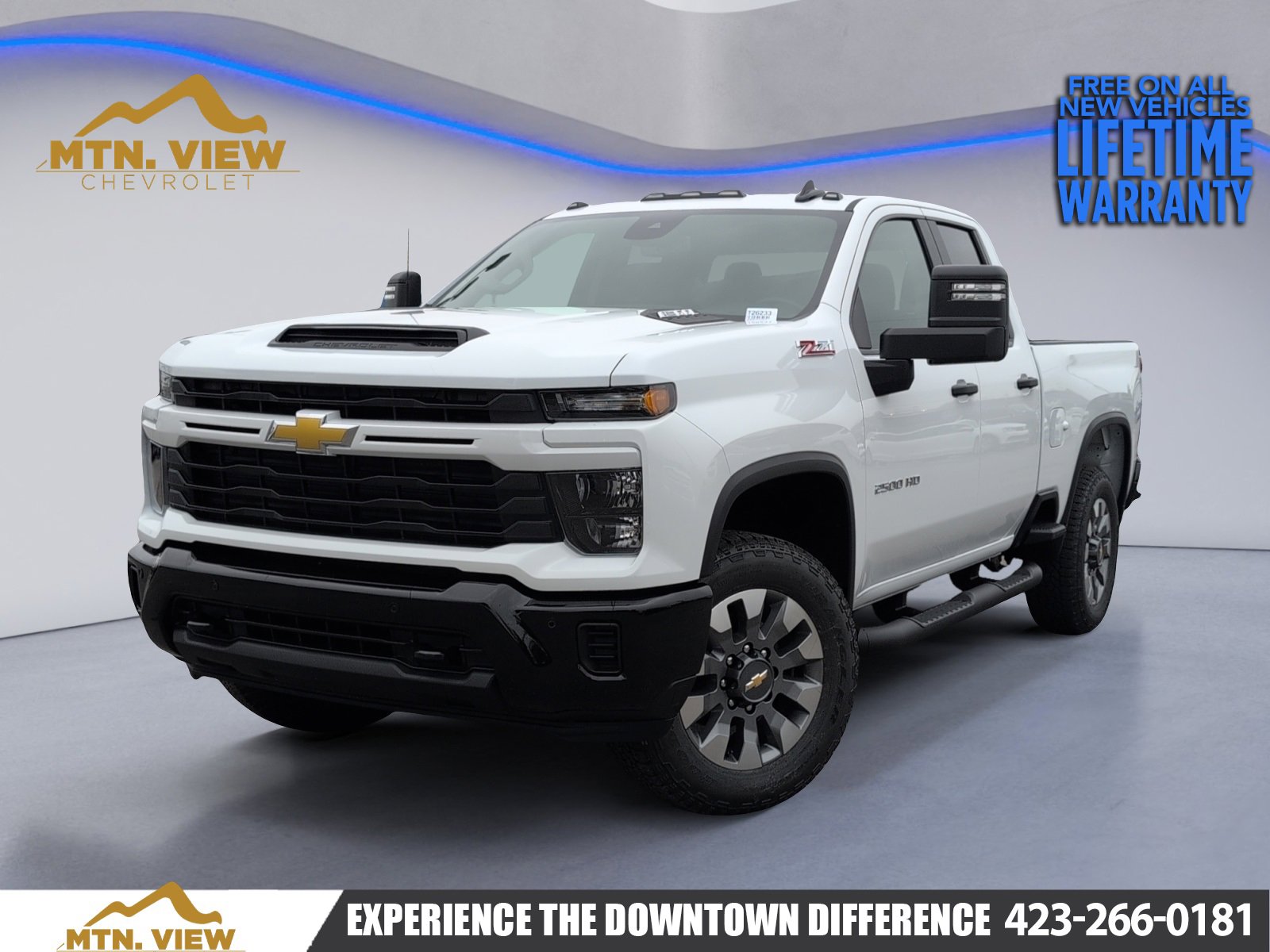 2026 Chevrolet Silverado 2500HD Custom Image 2 of 24