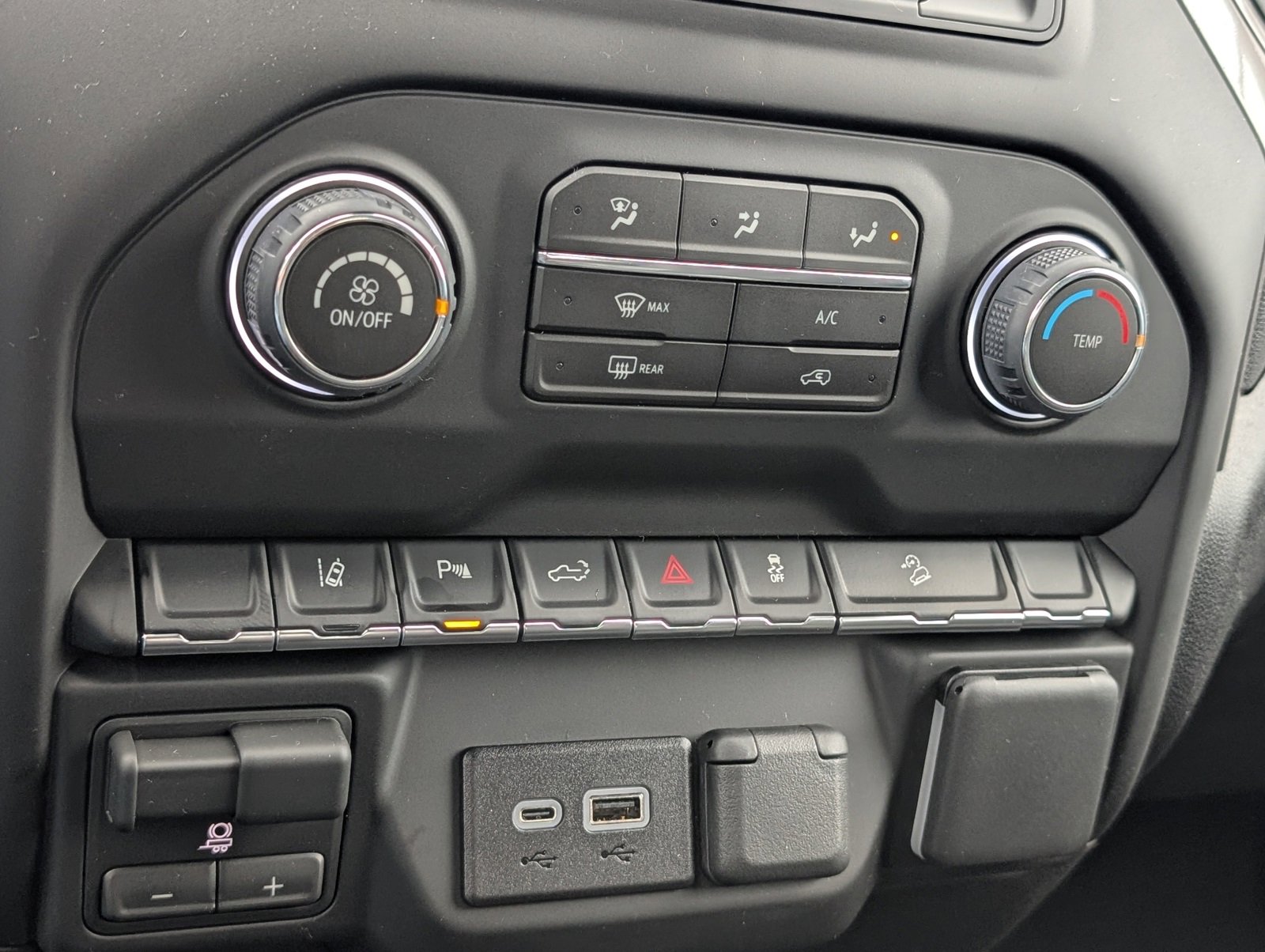 2026 Chevrolet Silverado 2500HD Custom Image 23 of 24