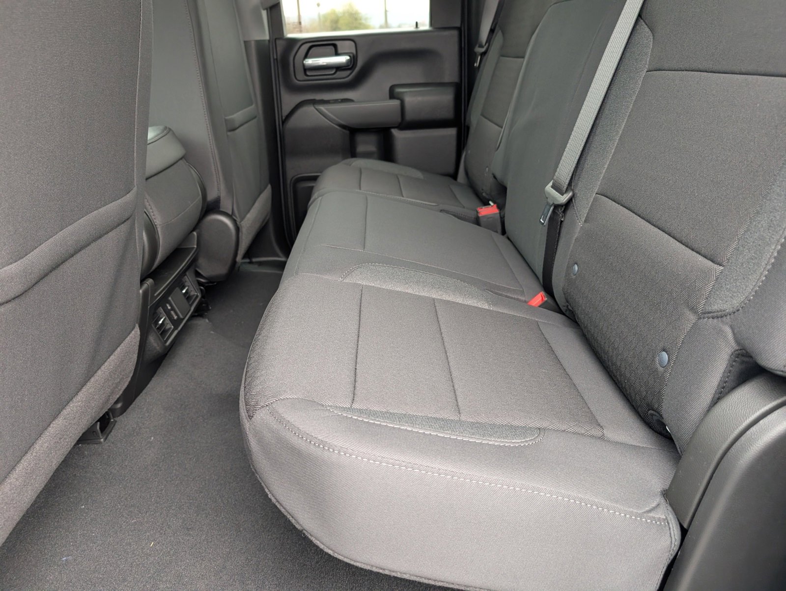 2026 Chevrolet Silverado 2500HD Custom Image 5 of 24