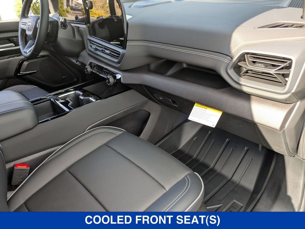 2026 Chevrolet Silverado EV Extended Range LT Image 32 of 35