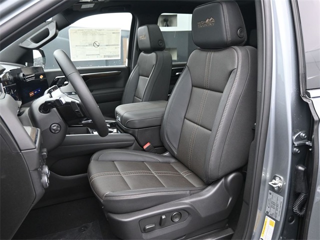 2026 Chevrolet Suburban High Country Image 36 of 59