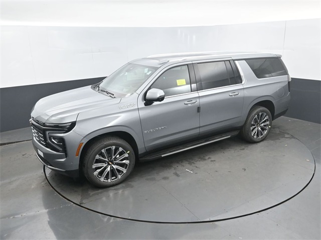 2026 Chevrolet Suburban High Country Image 4 of 59