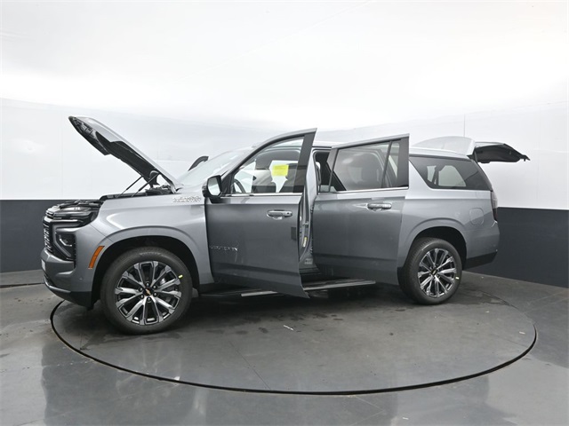 2026 Chevrolet Suburban High Country Image 3 of 59