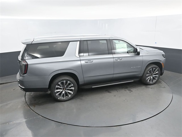 2026 Chevrolet Suburban High Country Image 17 of 59