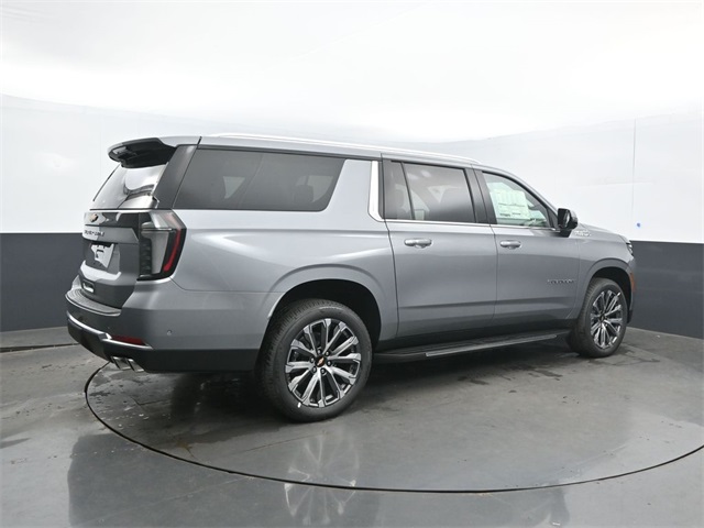 2026 Chevrolet Suburban High Country Image 18 of 59