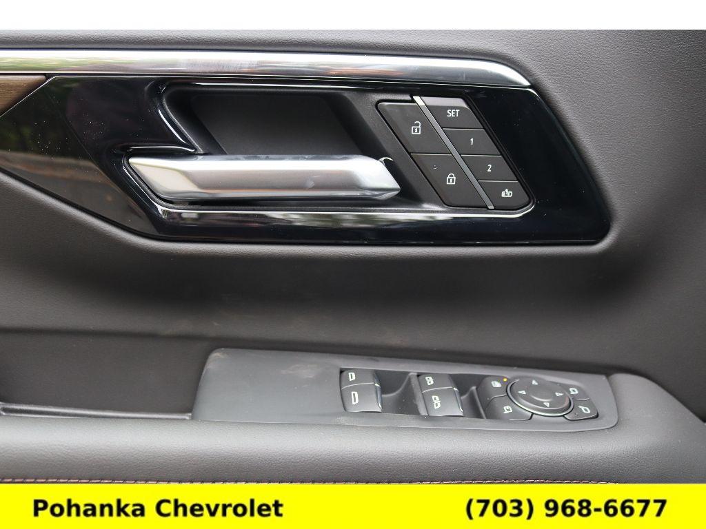 2026 Chevrolet Suburban High Country Image 28 of 38