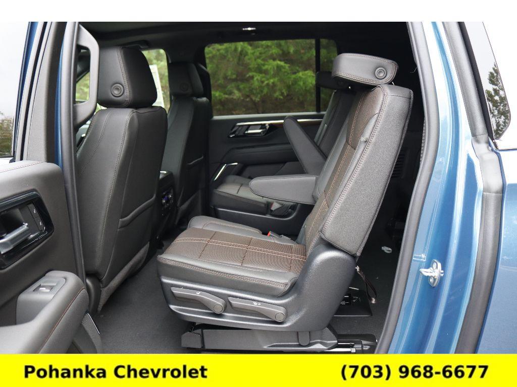 2026 Chevrolet Suburban High Country Image 32 of 38