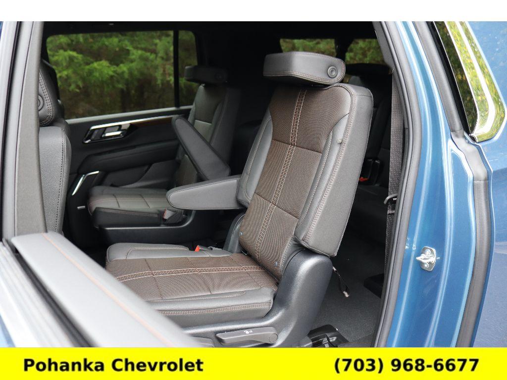 2026 Chevrolet Suburban High Country Image 17 of 38