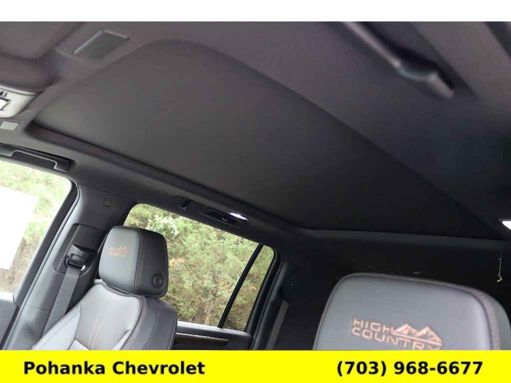 2026 Chevrolet Suburban High Country Image 25 of 38