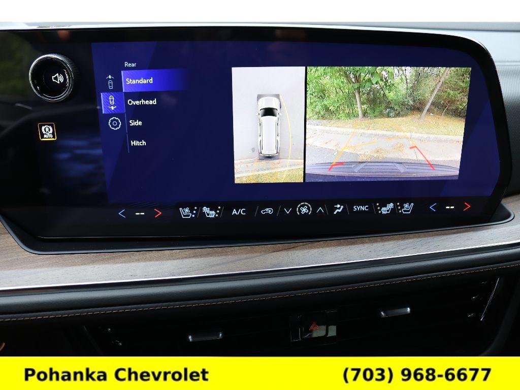 2026 Chevrolet Suburban High Country Image 18 of 38