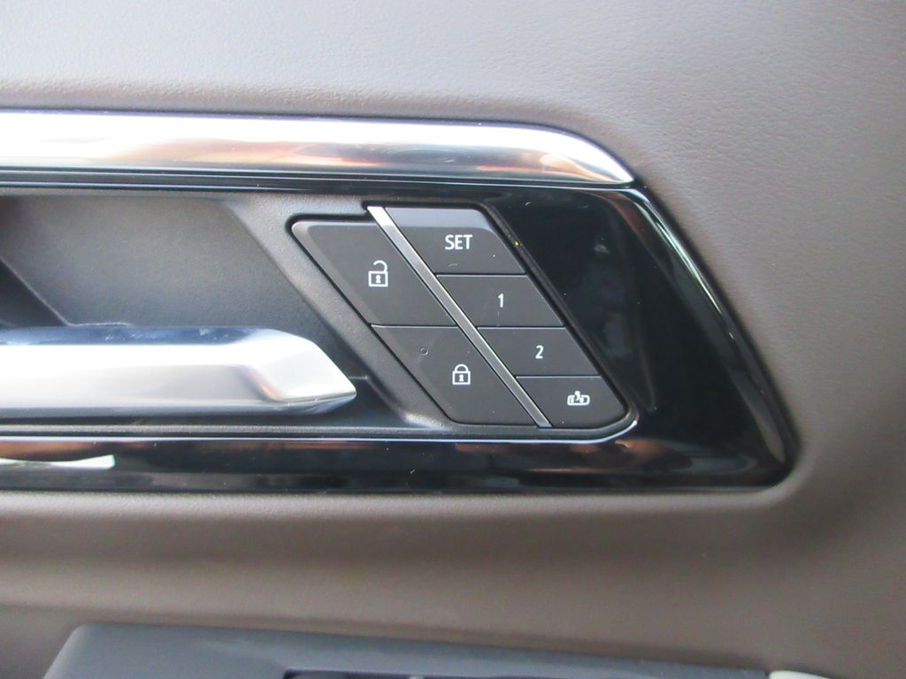 2026 Chevrolet Suburban LT Image 33 of 35