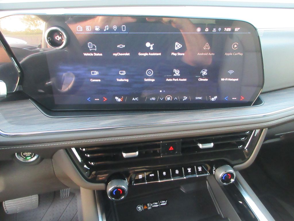 2026 Chevrolet Suburban LT Image 21 of 35