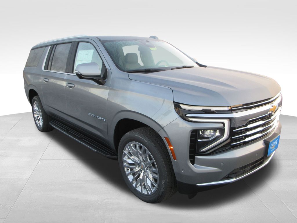 2026 Chevrolet Suburban LT Image 3 of 35