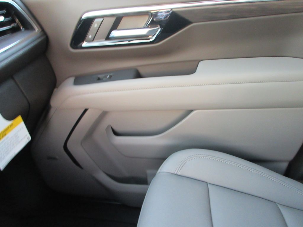 2026 Chevrolet Suburban LT Image 22 of 35