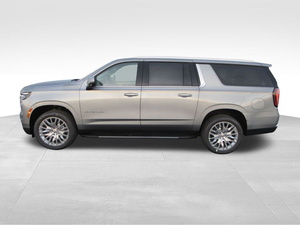 2026 Chevrolet Suburban LT Image 8 of 35