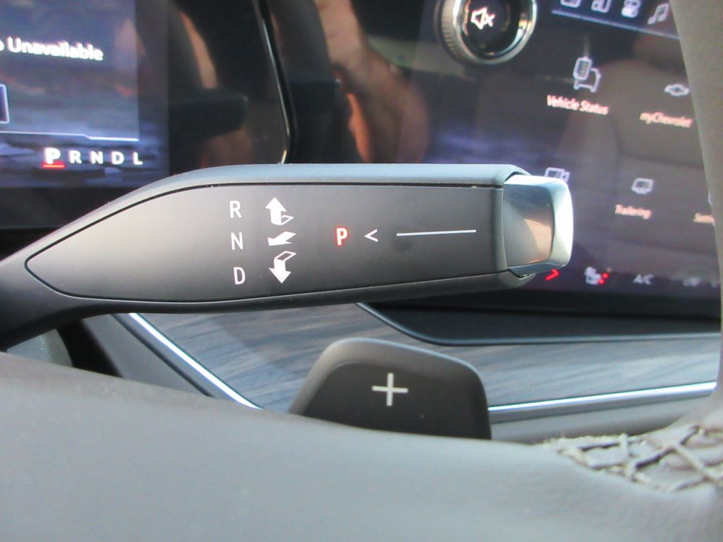 2026 Chevrolet Suburban LT Image 29 of 35