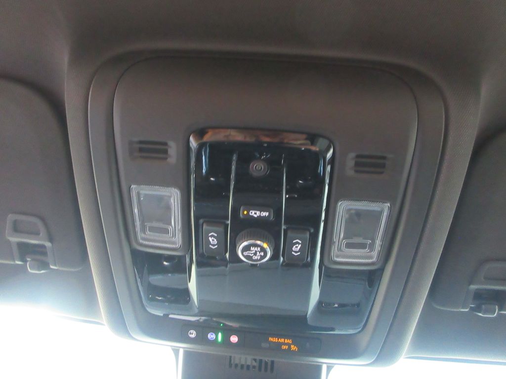 2026 Chevrolet Suburban LT Image 26 of 35