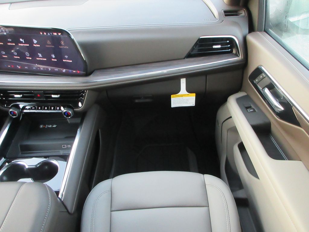 2026 Chevrolet Suburban LT Image 35 of 35