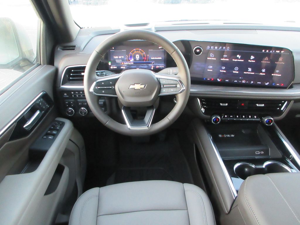 2026 Chevrolet Suburban LT Image 17 of 35