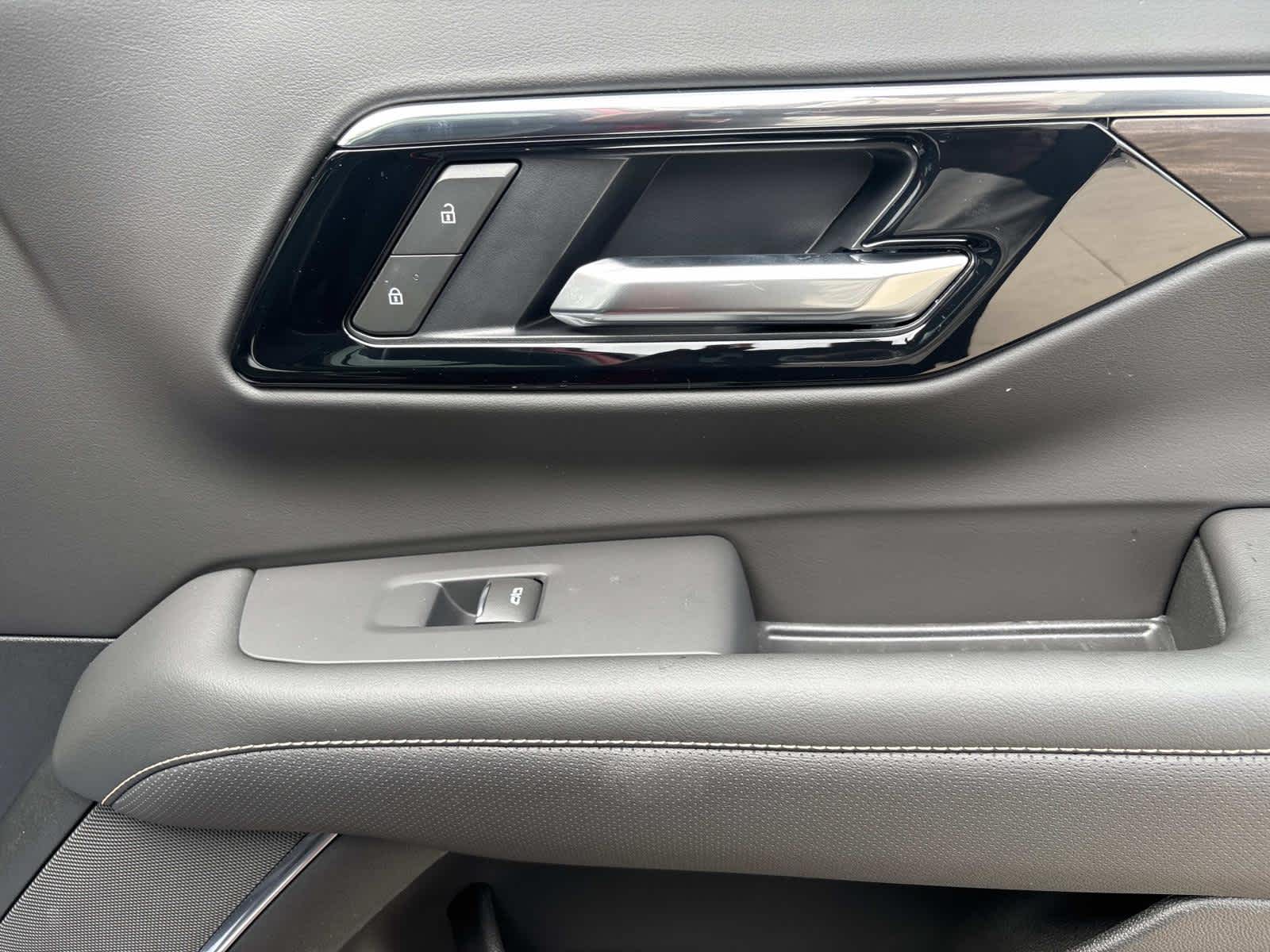 2026 Chevrolet Suburban Premier Image 29 of 54