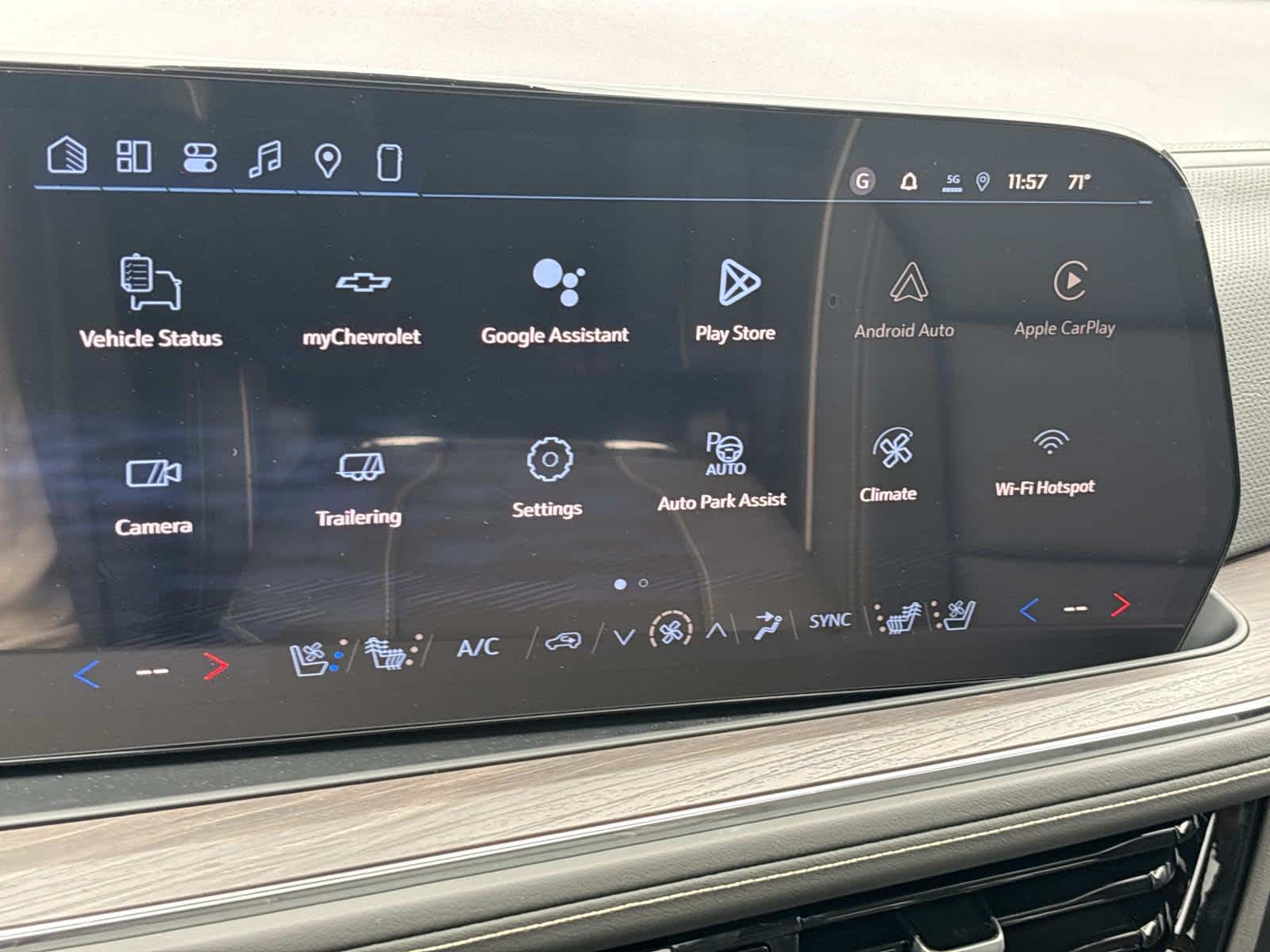 2026 Chevrolet Suburban Premier Image 23 of 54