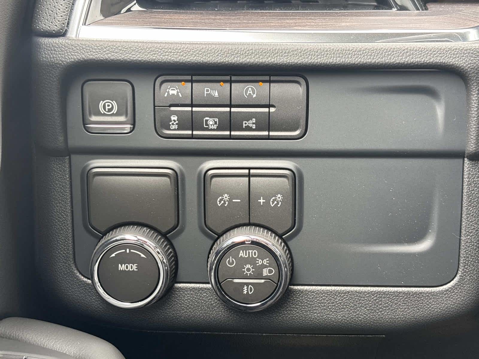 2026 Chevrolet Suburban Premier Image 34 of 54