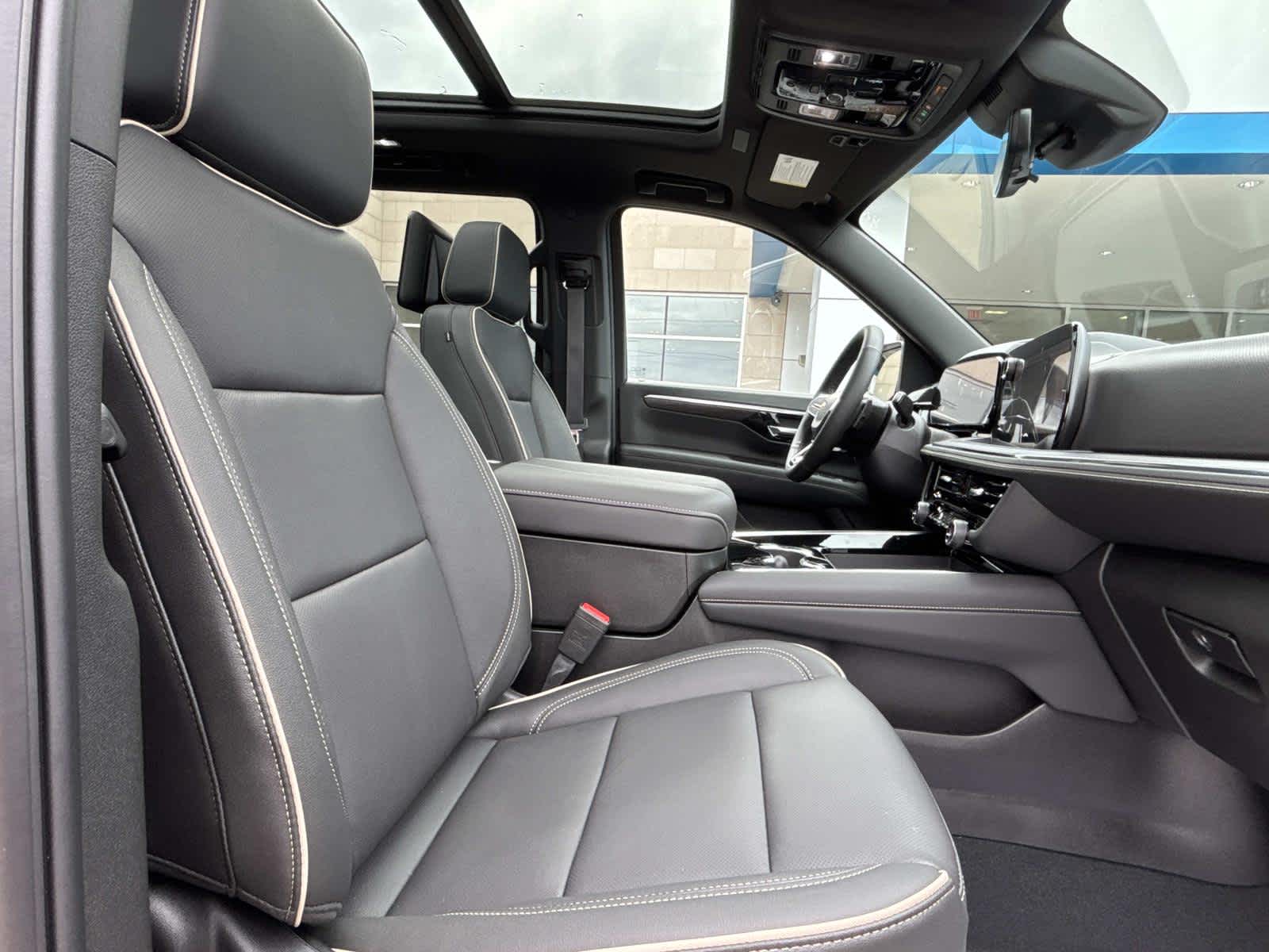 2026 Chevrolet Suburban Premier Image 14 of 54