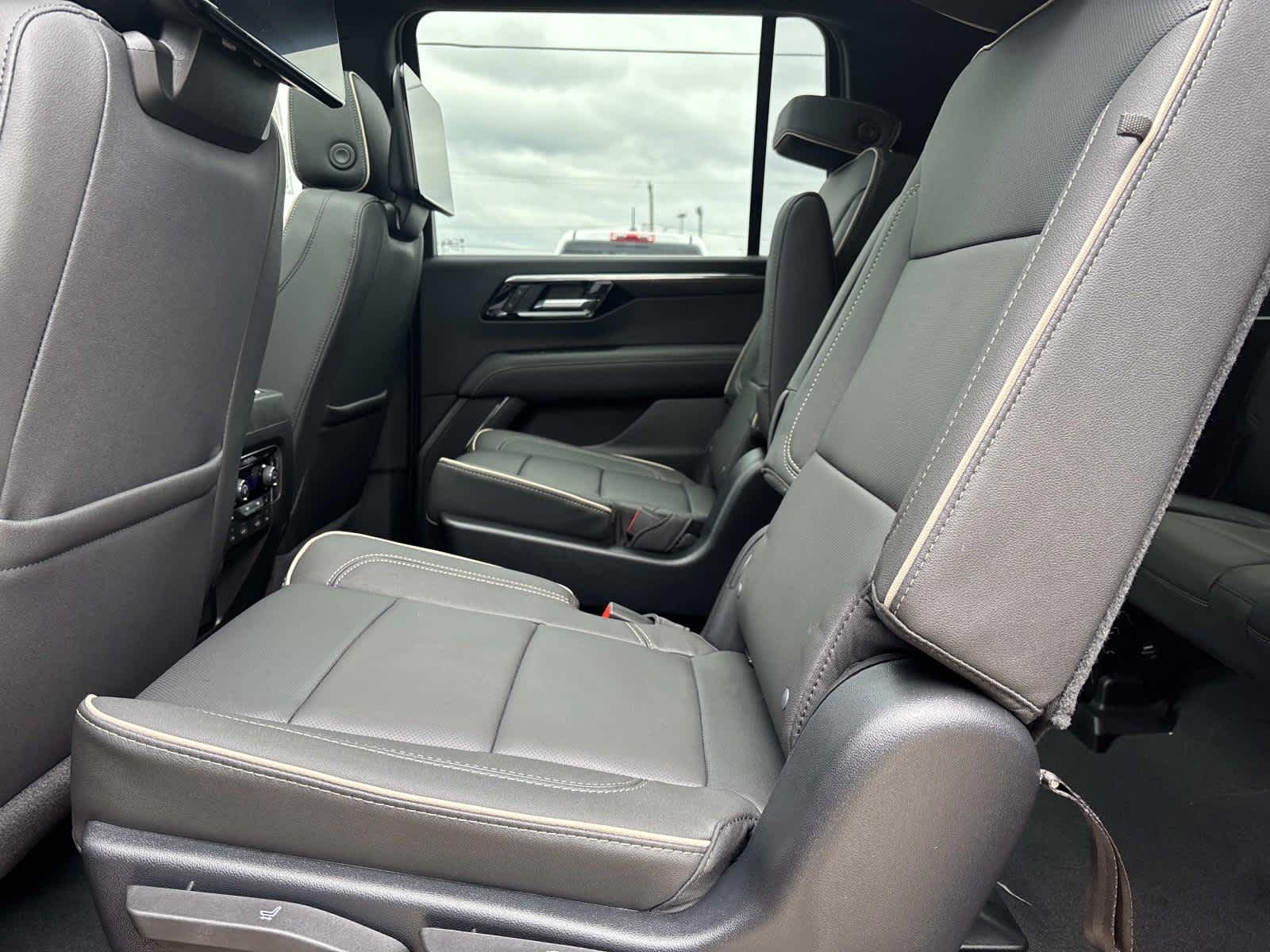 2026 Chevrolet Suburban Premier Image 13 of 54