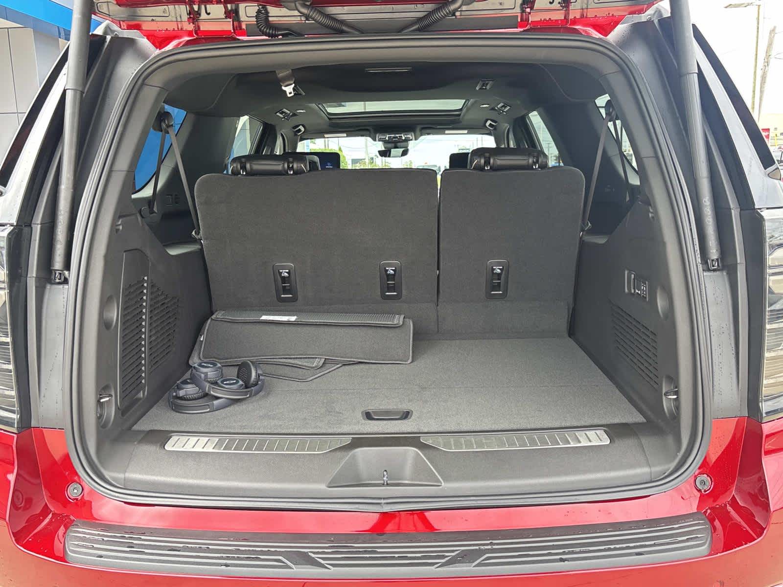 2026 Chevrolet Suburban Premier Image 9 of 54