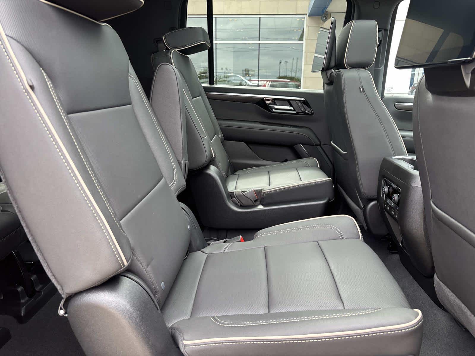 2026 Chevrolet Suburban Premier Image 10 of 54