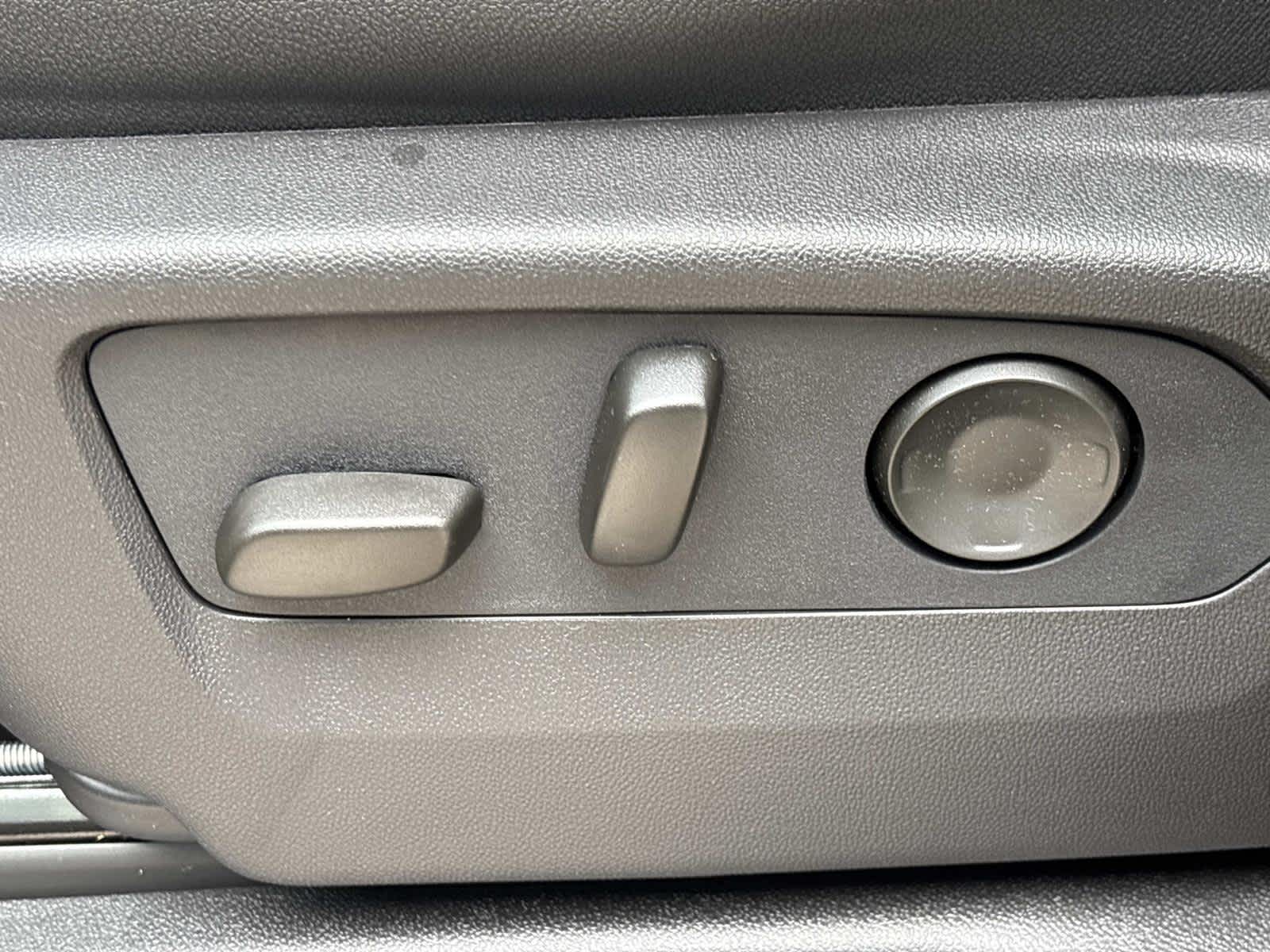 2026 Chevrolet Suburban Premier Image 32 of 54