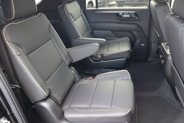 2026 Chevrolet Suburban Premier Image 9 of 30