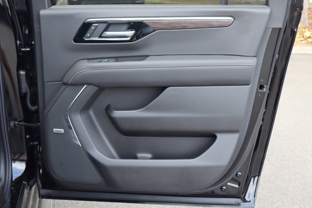 2026 Chevrolet Suburban Premier Image 22 of 30