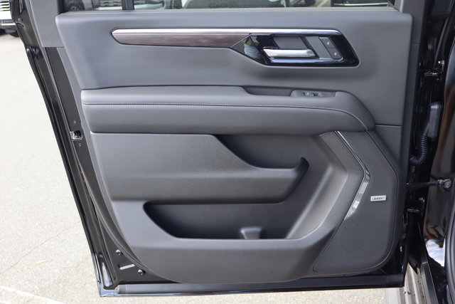 2026 Chevrolet Suburban Premier Image 21 of 30